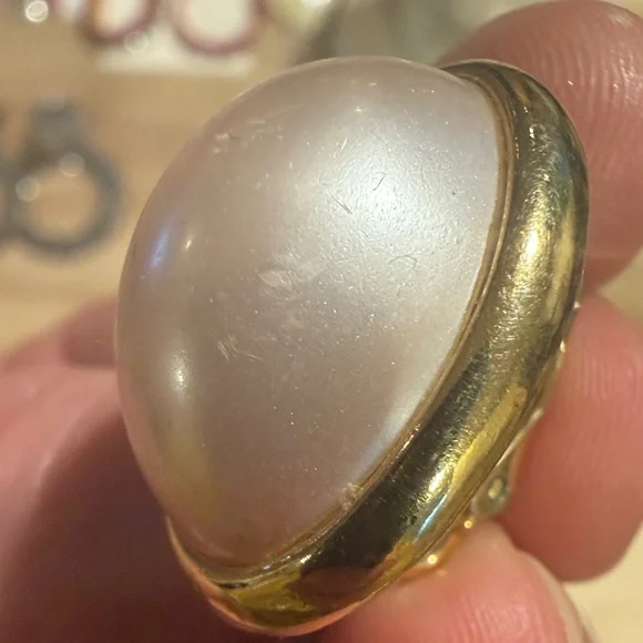 Trifari Signed Gold & Blush Pink Clip On Earrings Vintage - Picture 7 of 8